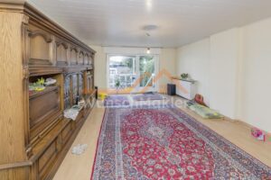 Wohnung EG Wohnzimmer mit Zugang zur Terrasse