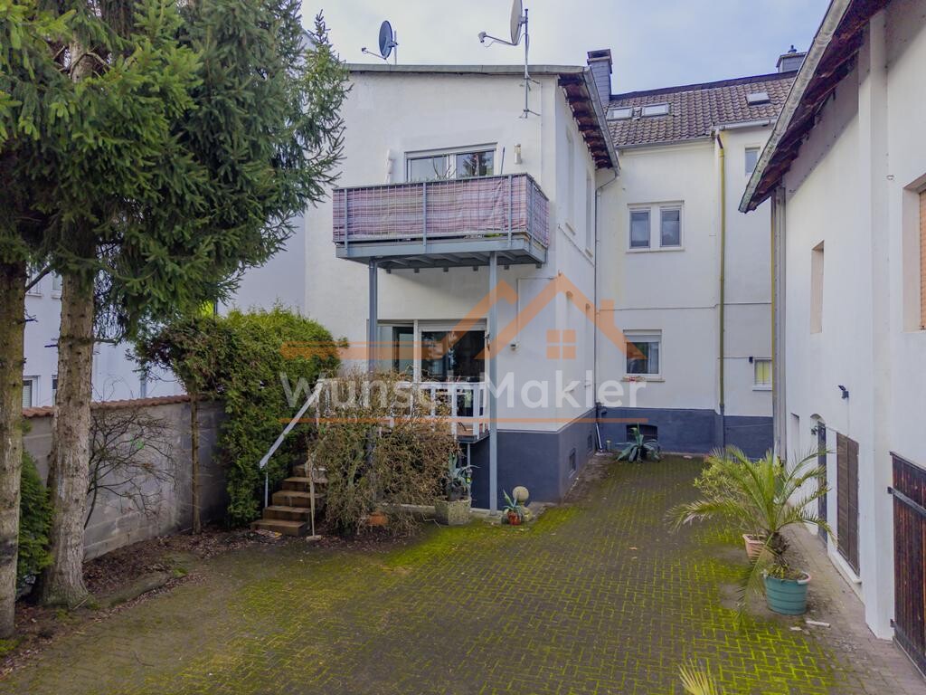 Innenhof mit Zugang u. Terrasse Wohnung EG