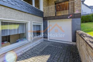 elektrische Garage mit Durchgang zum Haus