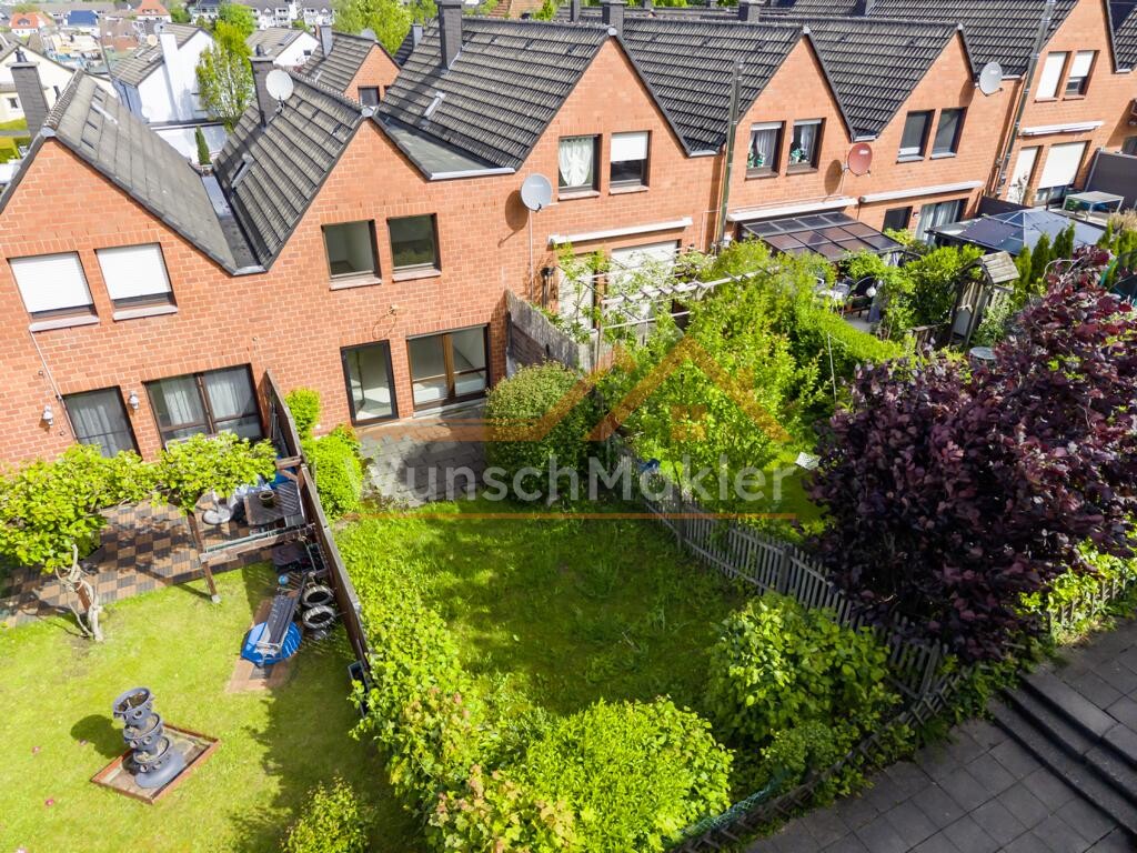 Garten und Terrasse von oben