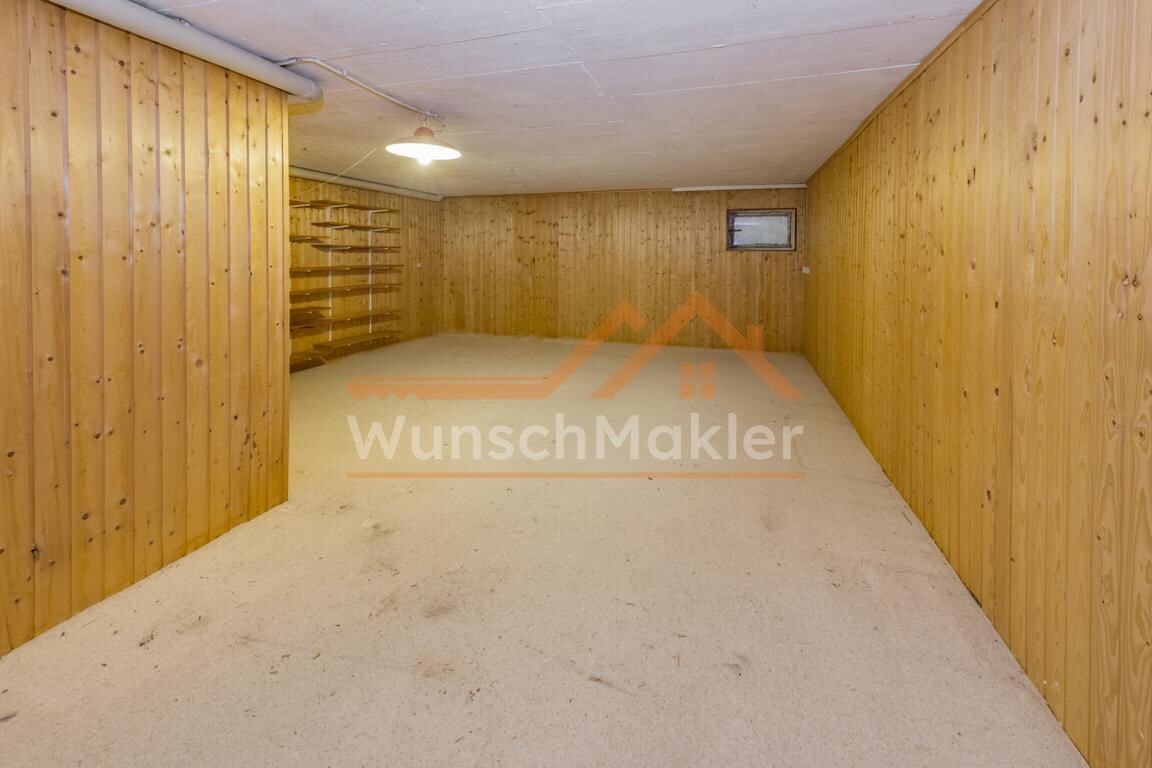 großer Kellerraum