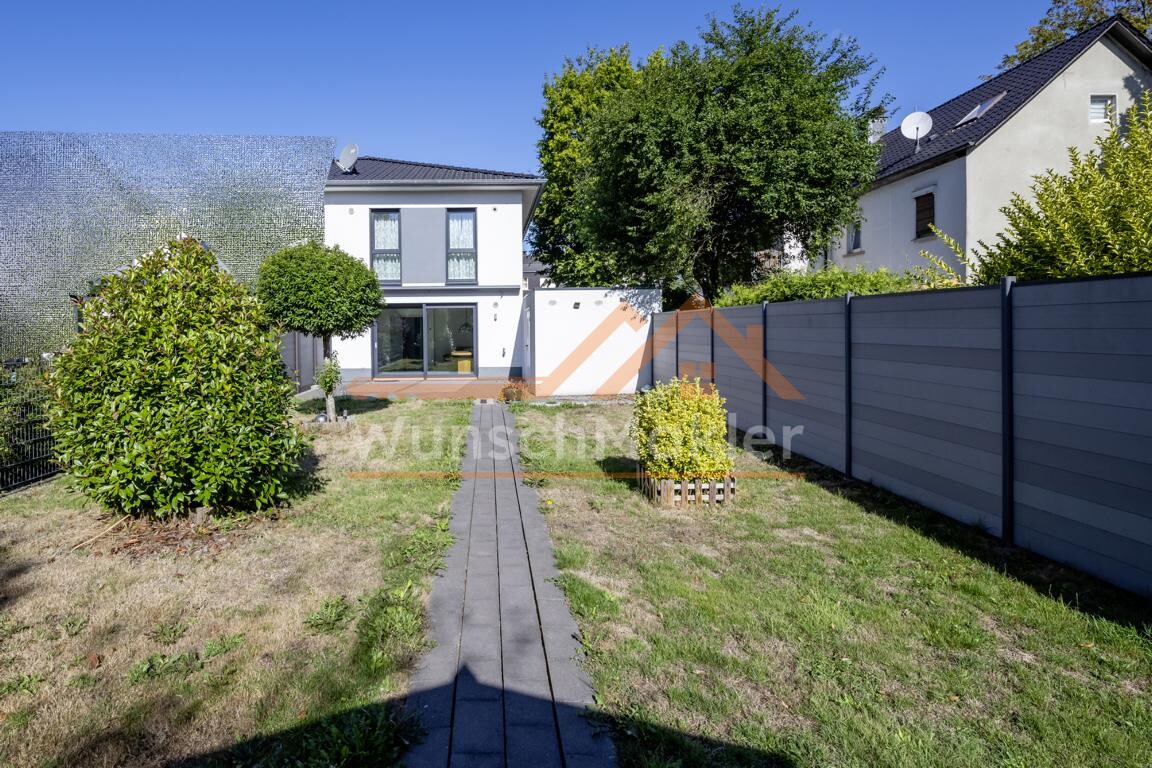 Garten mit Blick zur Terrasse