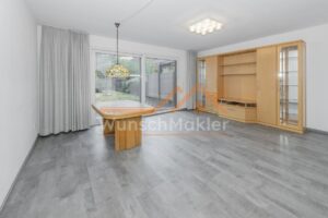 Wohnbereich mit Terrassenzugang