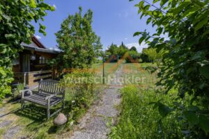 Garten mit Gartenhaus