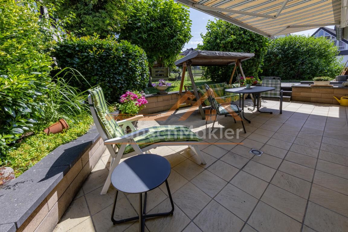 Terrasse mit Garten