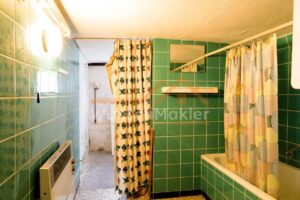 Bad im Keller